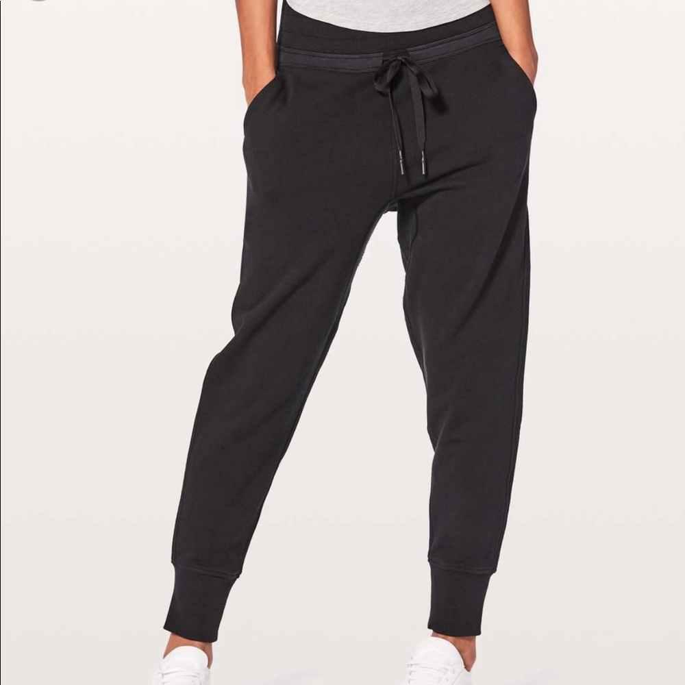 NWOT Lululemon Joggers